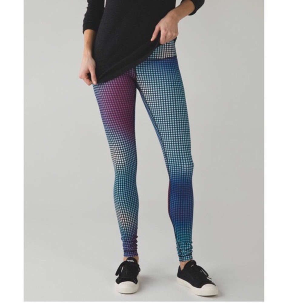 COPY - Lululemon wunder under blue dot leggings